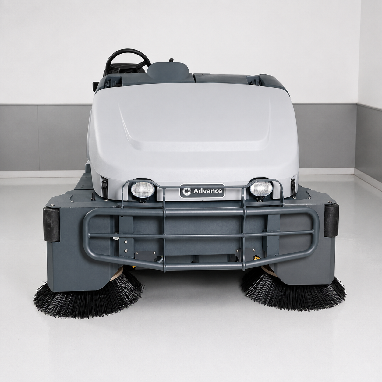 Barredora Nilfisk SW8000 con operador a bordo Barredora Nilfisk SW8000 con operador a bordo
