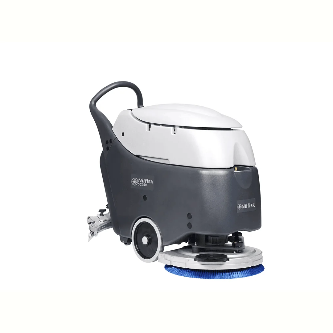 Nilfisk SC450 restregadora hombre caminando de 21 pulgadas